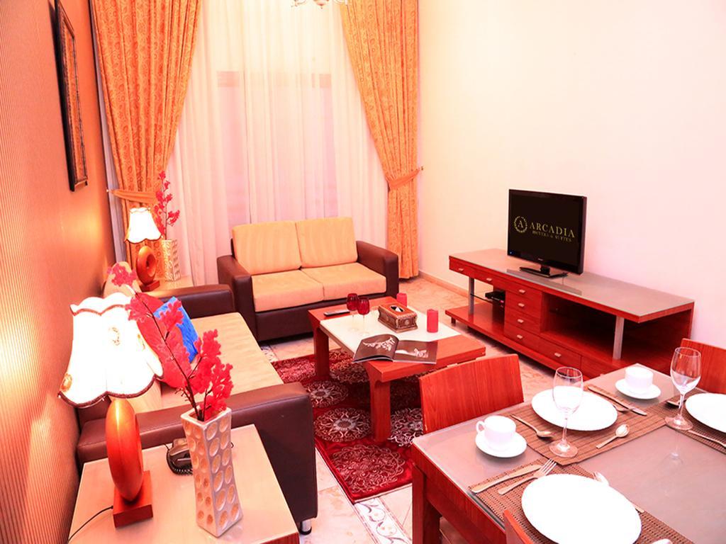 Arcadia Hotel Suites Sharjah Phòng bức ảnh