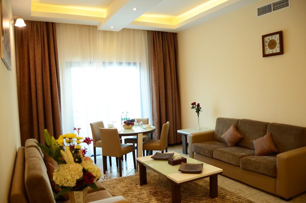 Arcadia Hotel Suites Sharjah Ngoại thất bức ảnh